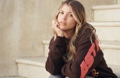 Sofia Richie: Φόρεσε το σύνολο που θα φορούσαμε και εμείς αυτό το ΣΚ 