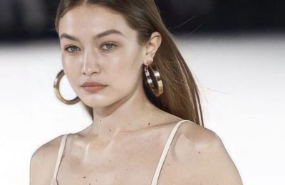 Gigi Hadid: Το στυλιστικό tip μέσα από το απίθανο σύνολό της