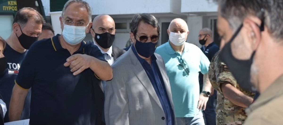 Ο Πρόεδρος της Δημοκρατίας στο κέντρο συντονισμού εναέριας παρακολούθησης