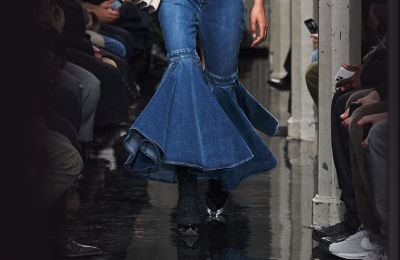 Τα skirt jeans είναι η νέα τάση που αγαπήσαμε από την Εβδομάδα Μόδας της Ν.Υ