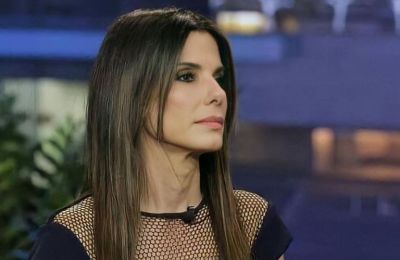 Η Sandra Bullock κάλεσε την αστυνομία μέσα από την ντουλάπα της 