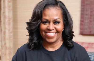 «The Light We Carry», το νέο βιβλίο της Michelle Obama