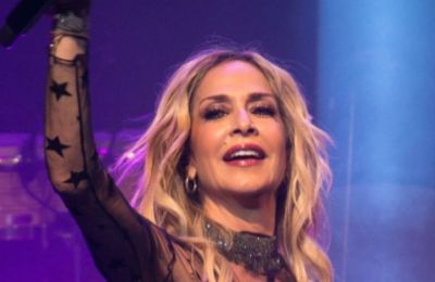 photo by @annavissiofficial