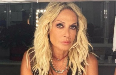 photo by @annavissiofficial