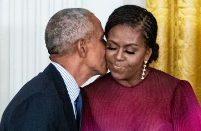 O Barack και η Michelle Obama επέστρεψαν στον Λευκό Οίκο