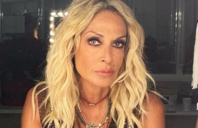 photo by @annavissiofficial