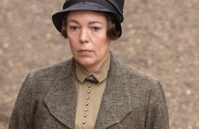 Αγνώριστη η Olivia Colman στις «Μεγάλες Προσδοκίες»