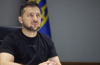 Ο Volodymyr Zelensky βρέθηκε με τον βασιλιά Κάρολο φορώντας sweatshirt 