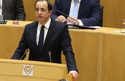 Η κομψή στυλιστική επιλογή του Χριστοδουλίδη & η συγκίνησή του στη τελετή διαβεβαίωσης