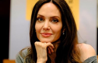 Angelina Jolie: Προσέλαβε την 15χρονη κόρη της ως βοηθό της 