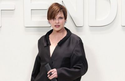 Linda Evangelista: «Τα φίλτρα είναι ο διάβολος - Οι ουλές μου είναι τρόπαια»