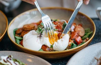 Πληθωρικό brunch στην Χριστουγεννιάτικη Λάρνακα