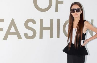 Η Vera Wang ποζάρει με τις κόρες της με εντυπωσιακές δικές της δημιουργίες