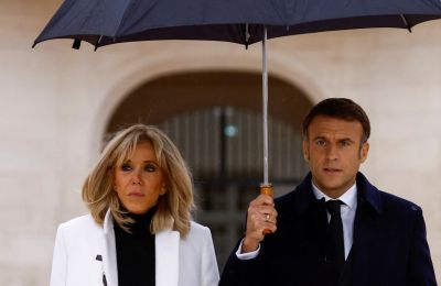 Η Brigitte Macron παραβίασε βασιλικό πρωτόκολλο 