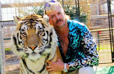 O Joe Exotic αρραβωνιάστηκε συγκρατούμενό του