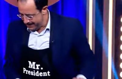 Δείτε τον Χριστοδουλίδη με ποδιά «Mr. President»