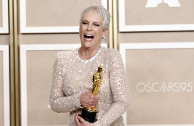 Jamie Lee Curtis: Έδωσε 1 Εκατ. για τους πυρόπληκτους του Λος Άντζελες