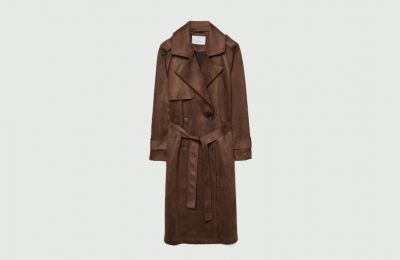 Μακρύ suede παλτό €59.99 από Stradivarius